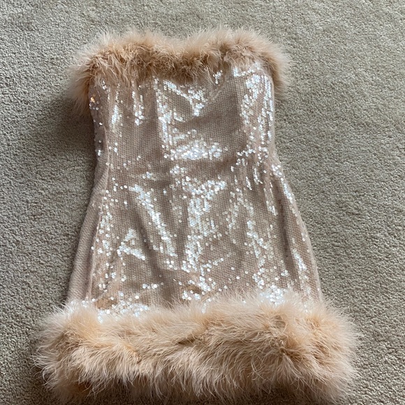 Hello Molly Dresses & Skirts - Hello Molly XS sequined/feather mini dress excellent condition